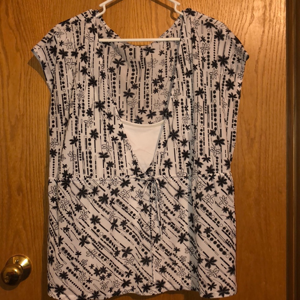Women’s Plus top
